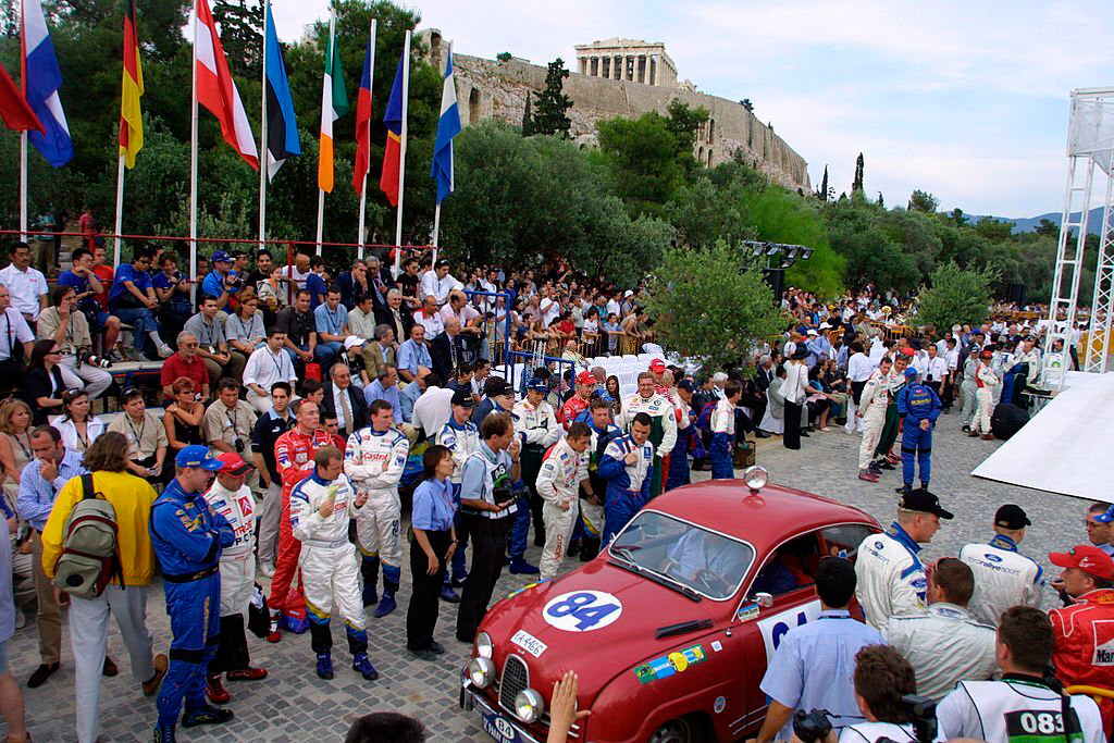 Исторические автомобили на старте ралли Акрополь 2003