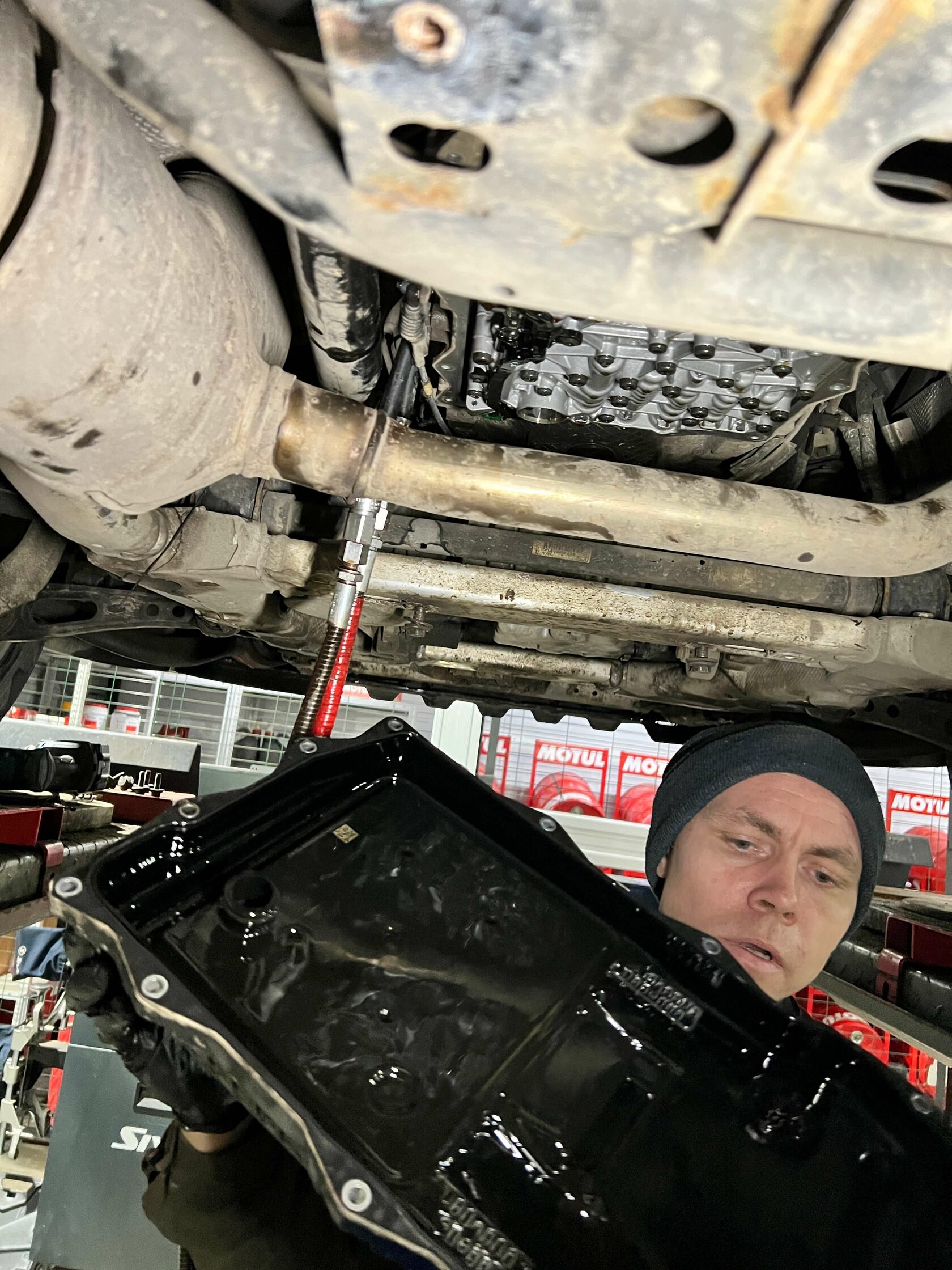 Демонтаж поддона АКПП ZF 8HP70