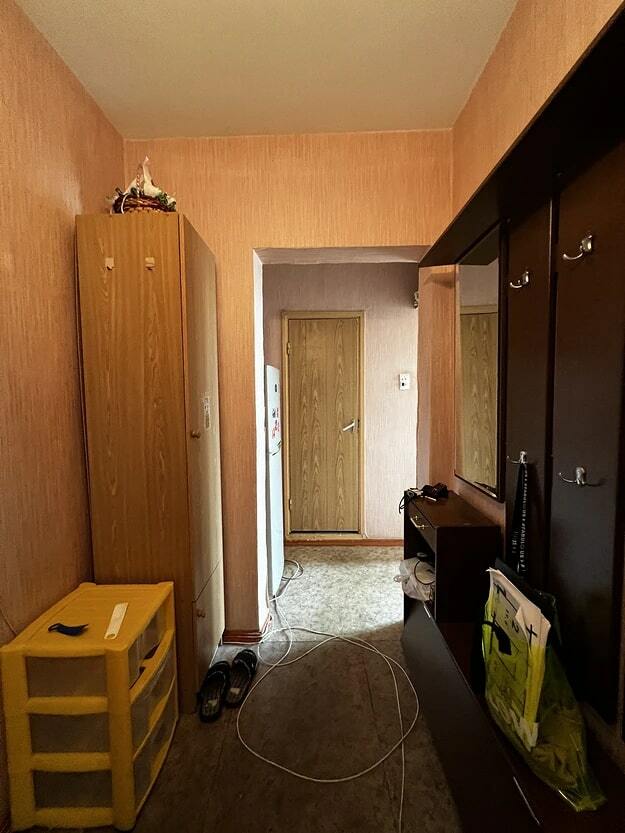 Прихожая в 2-квартира в доме П-44: из «убитой» квартиры 53 кв. м
