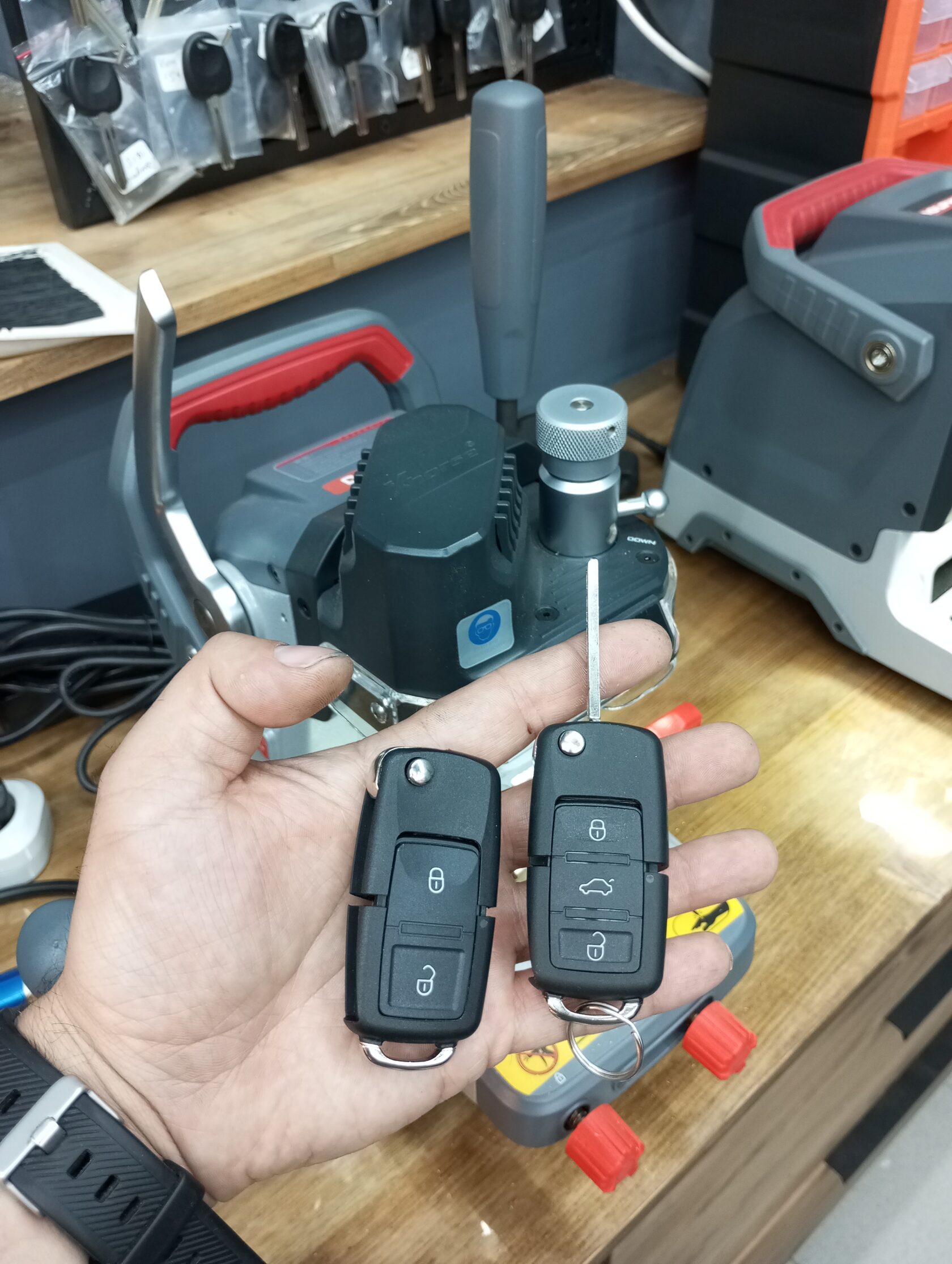 Изготовление автоключей в Дмитрове с выездом