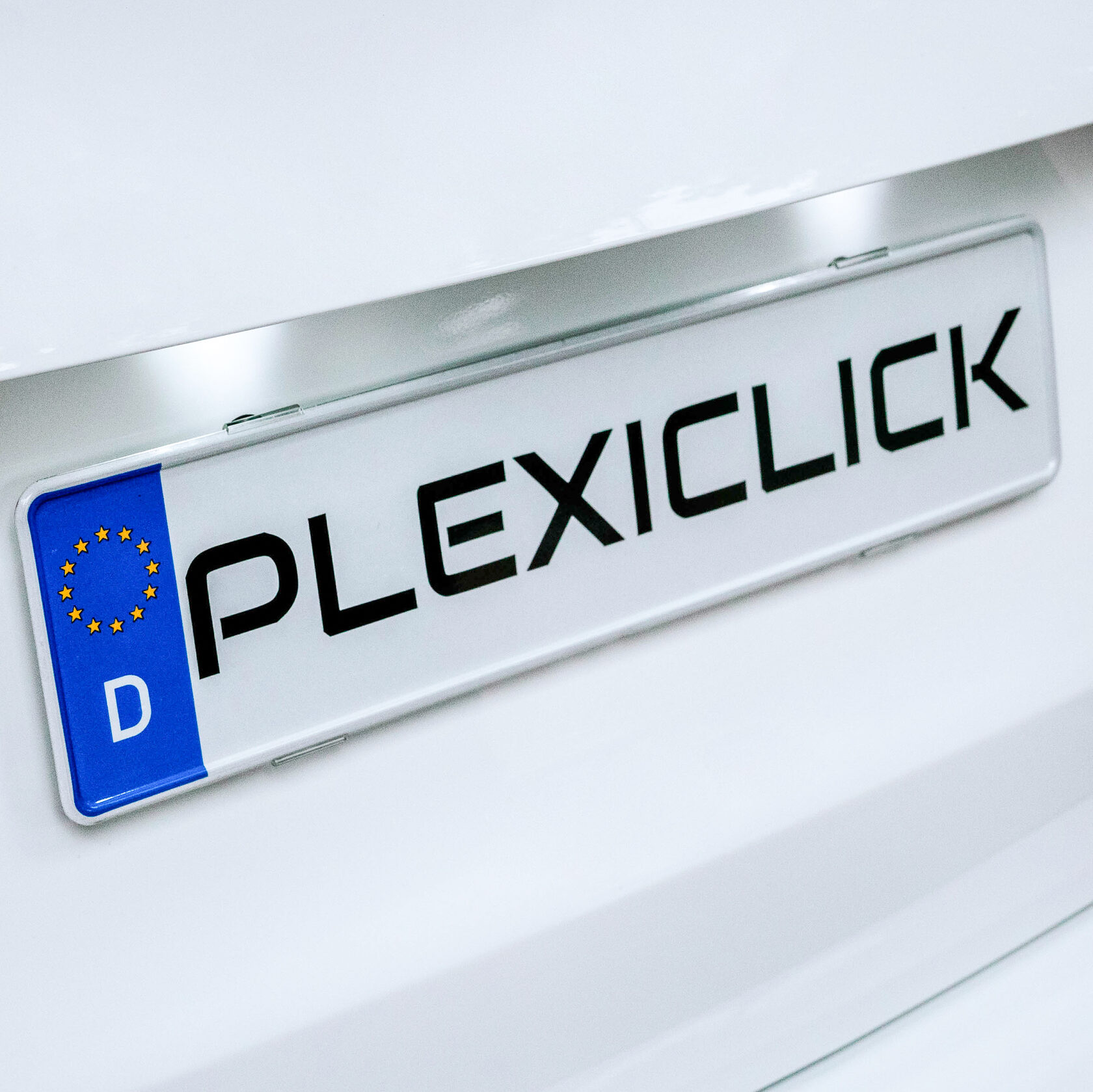 Номерные рамки Plexiclick - невидимые и быстросъемные | Купить в Москве с  доставкой