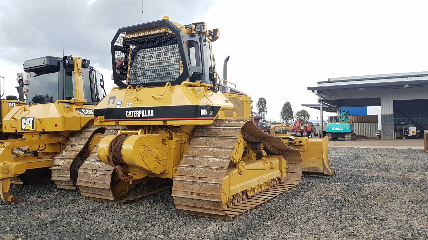 Найму бульдозер. Катерпиллер d6. Бульдозер Cat d6. Caterpillar d6n XL. Бульдозер Caterpillar d6r.