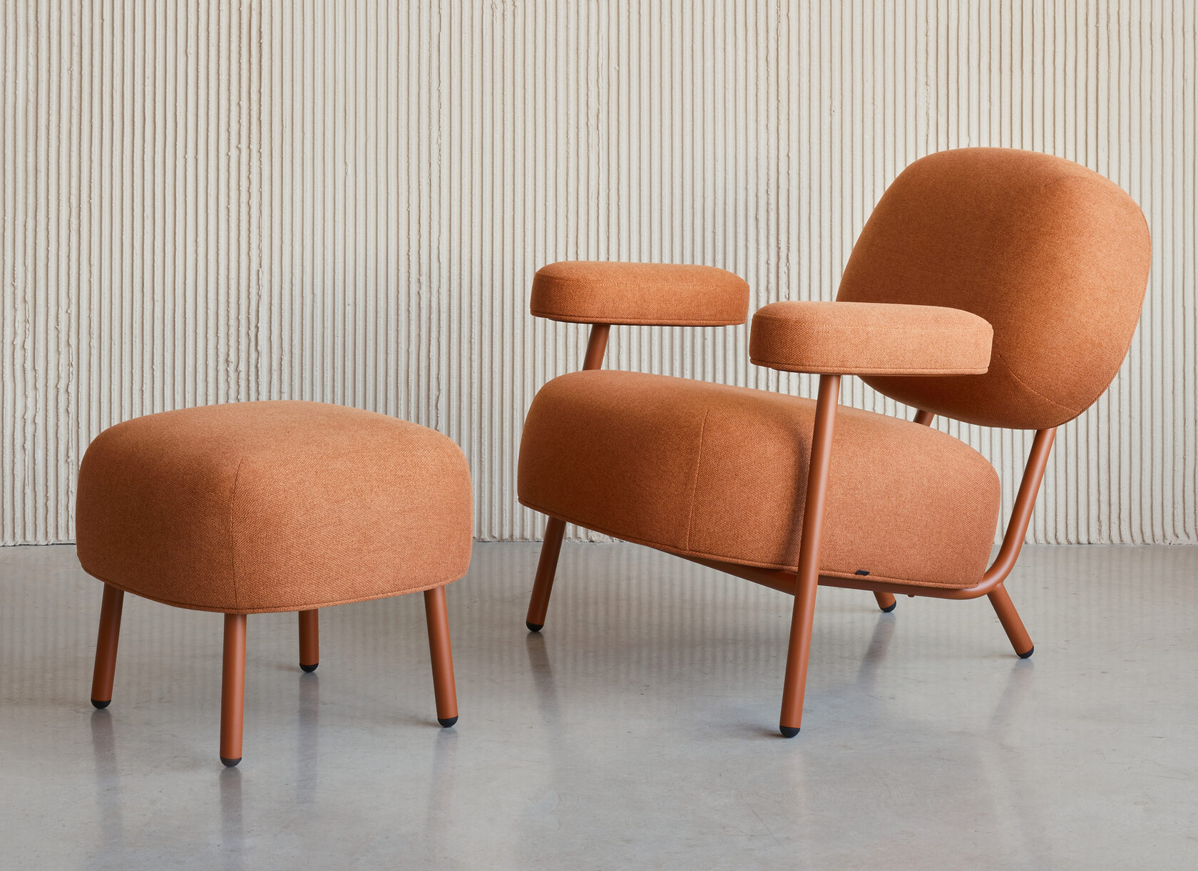 Кресло Ball Chair от финского дизайнера Ээро Аарнио – большого почитателя пластика и стеклопластика