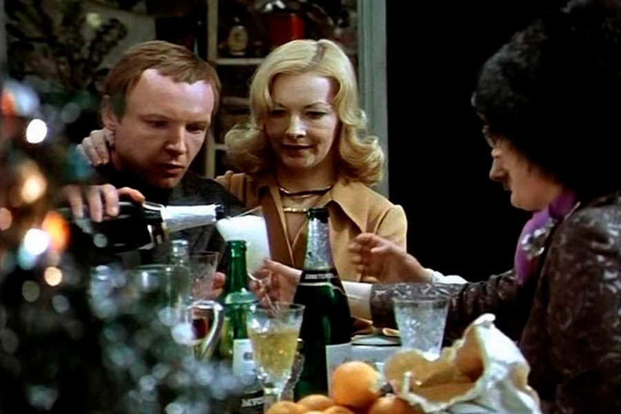 Кадр из фильма «Ирония судьбы, или С легким паром»