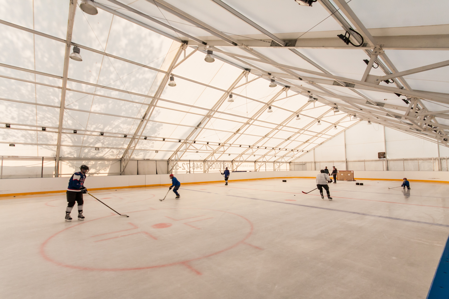 Крытый хоккейный корт «хоккей-Арена»