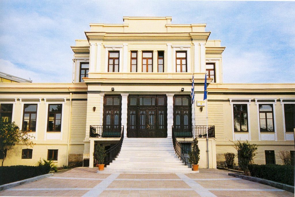 Университет македонии салоники. Университет аристотеля в греции. Университет имени аристотеля в салониках. Пирейский университет греция. Университет аристотеля в салониках общежитие.