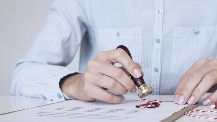 Как большинство людей управляет деньгами