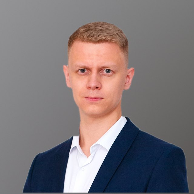 Илья Овчинников