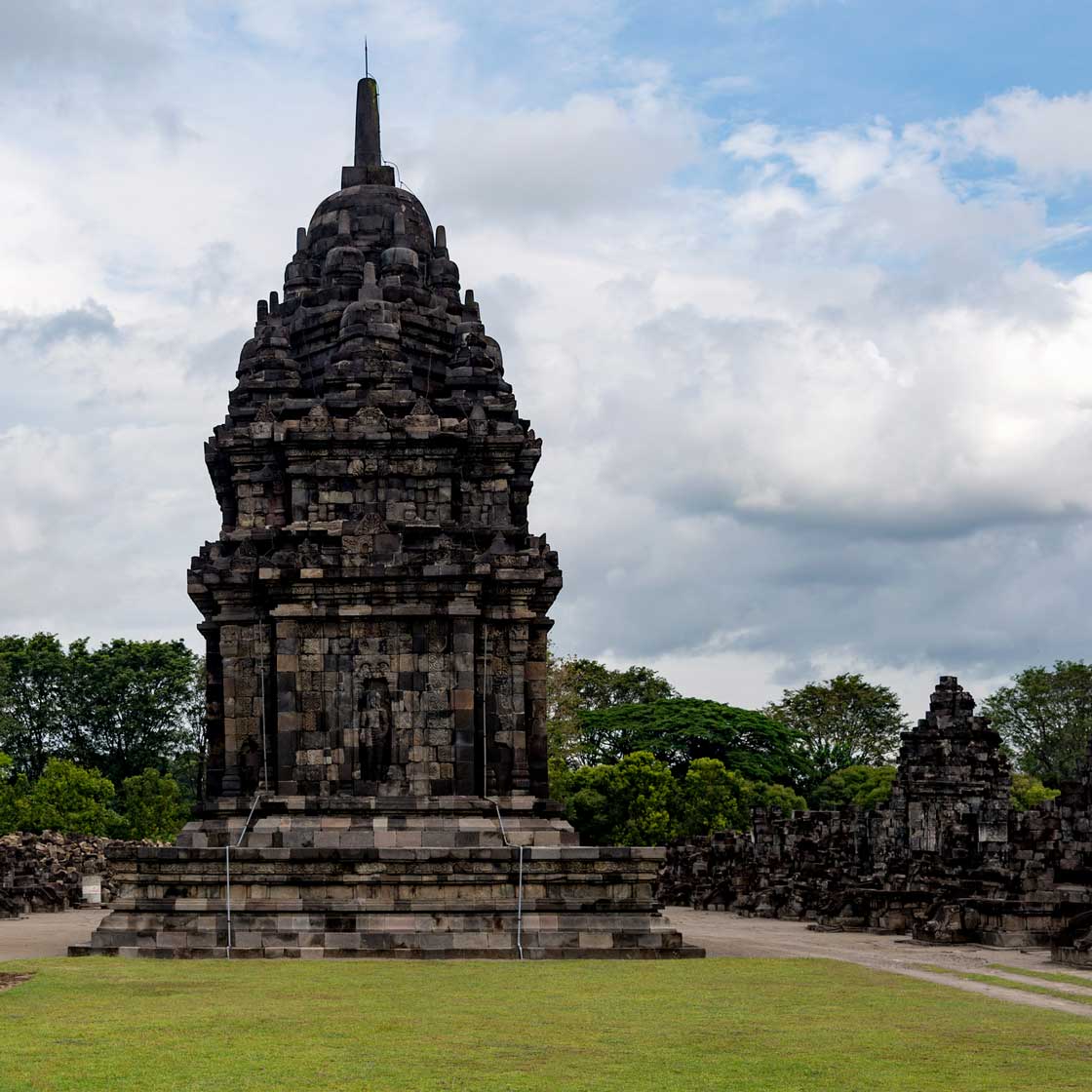 Candi. Храм Прамбанан. Остров Прамбанан Боробудур. Sewu Индонезия. Остров Ява Индонезия.