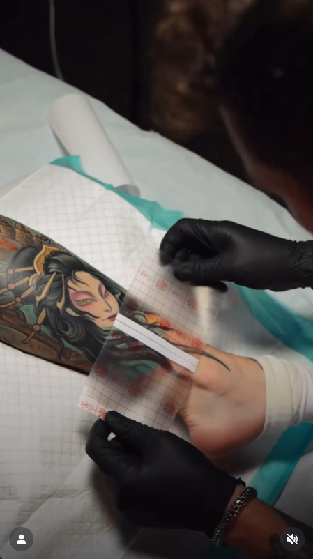 covering a tattoo with a healing film