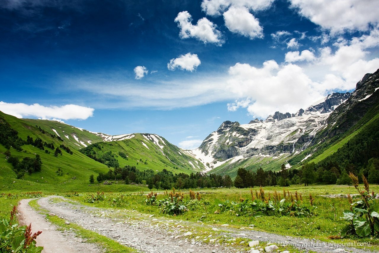 Caucasus mountains. Горная панорама Архыз. Северокавказские горы. Альпы и Кавказ. Горная природа Кавказа.