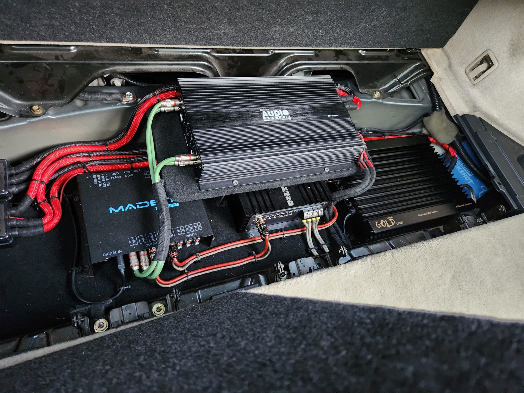 установка усилителей Lexus RX