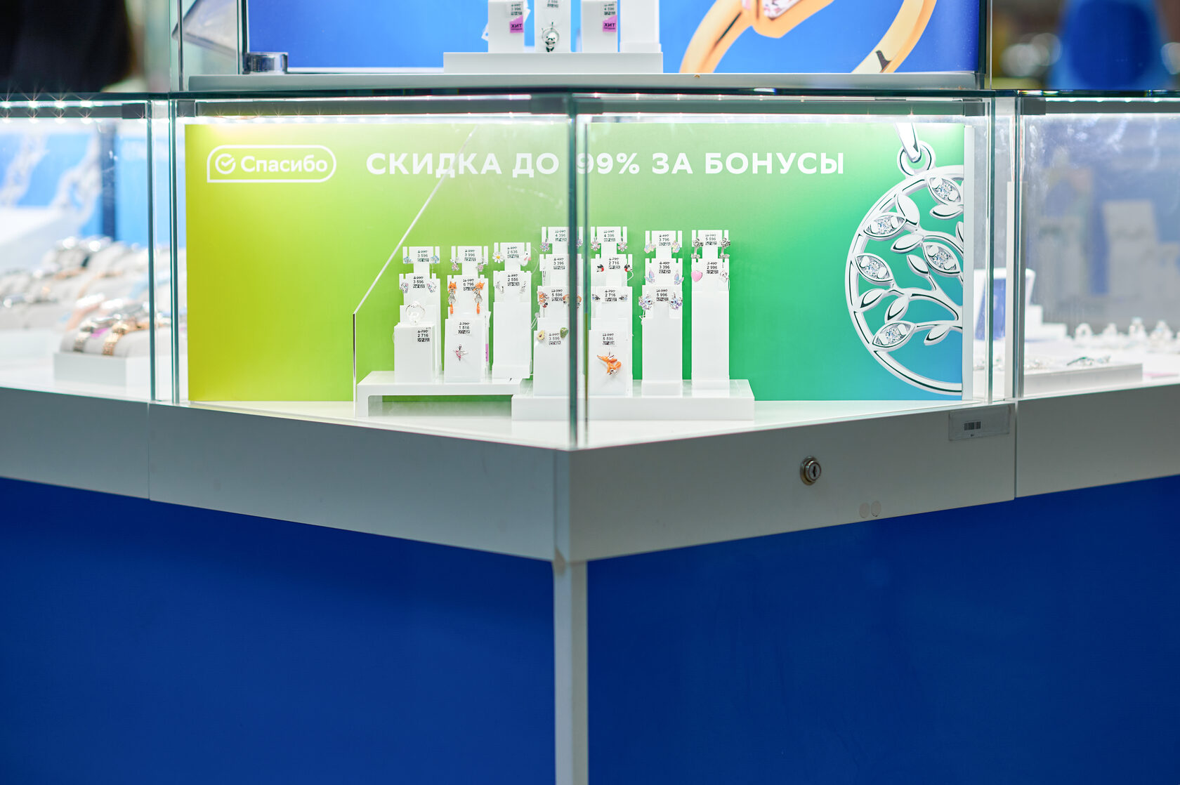 Первый проект 2025 года: компания «Интерьерные решения» установила торговое оборудование для SOKOLOV в Тамбове