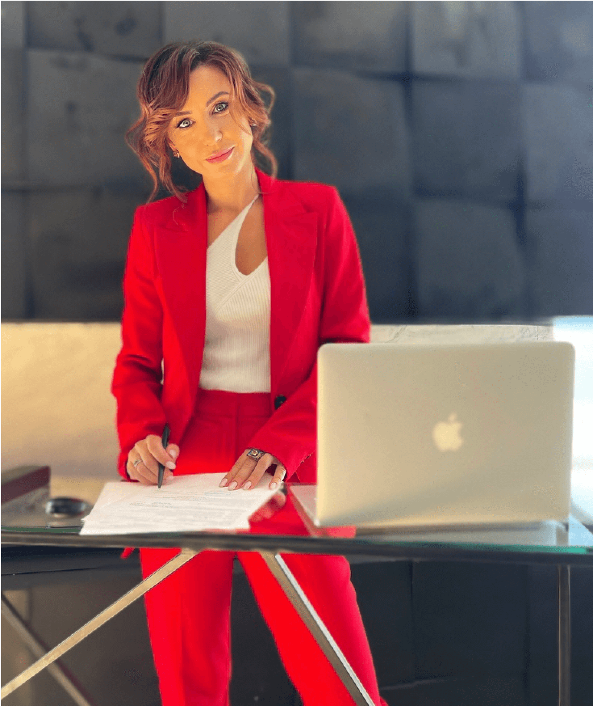 юрист и бухгалтер в процессе работы