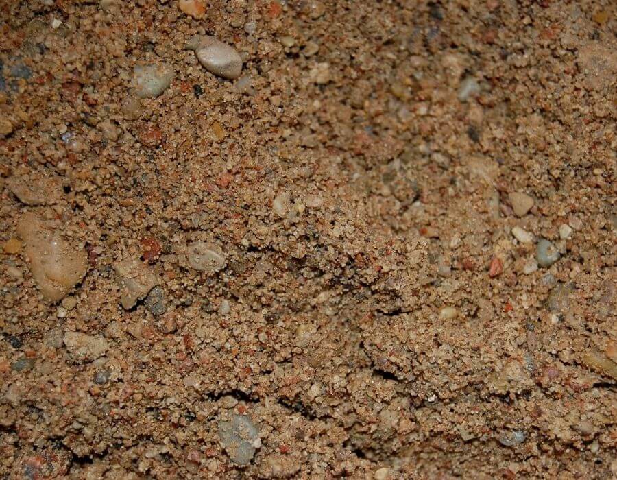песок с камнями