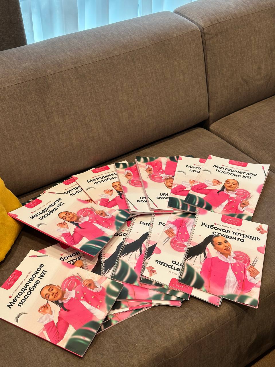 Обучение наращиванию ресниц