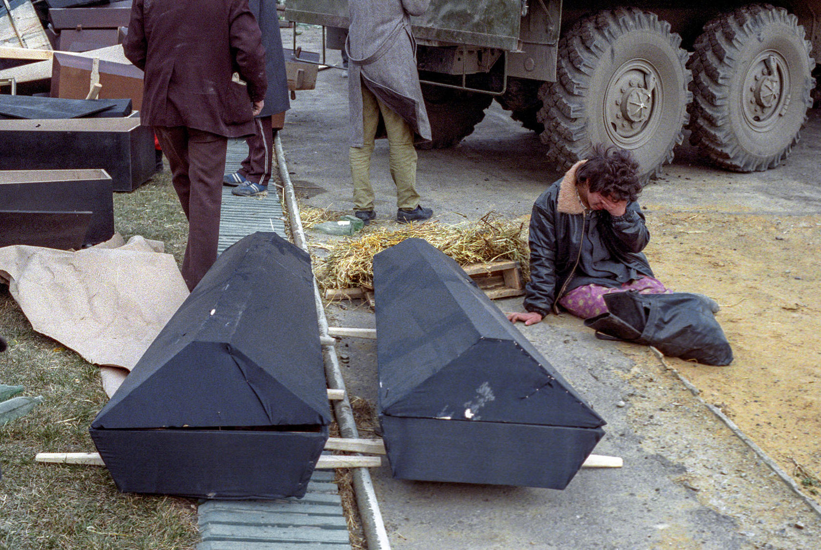 Ленинакан землетрясение сколько погибло. Спитак землетрясение 1988. Ленинакан землетрясение 1988. Землетрясение в Армении в 1988. Землетрясение в Спитаке в Армении 1988.