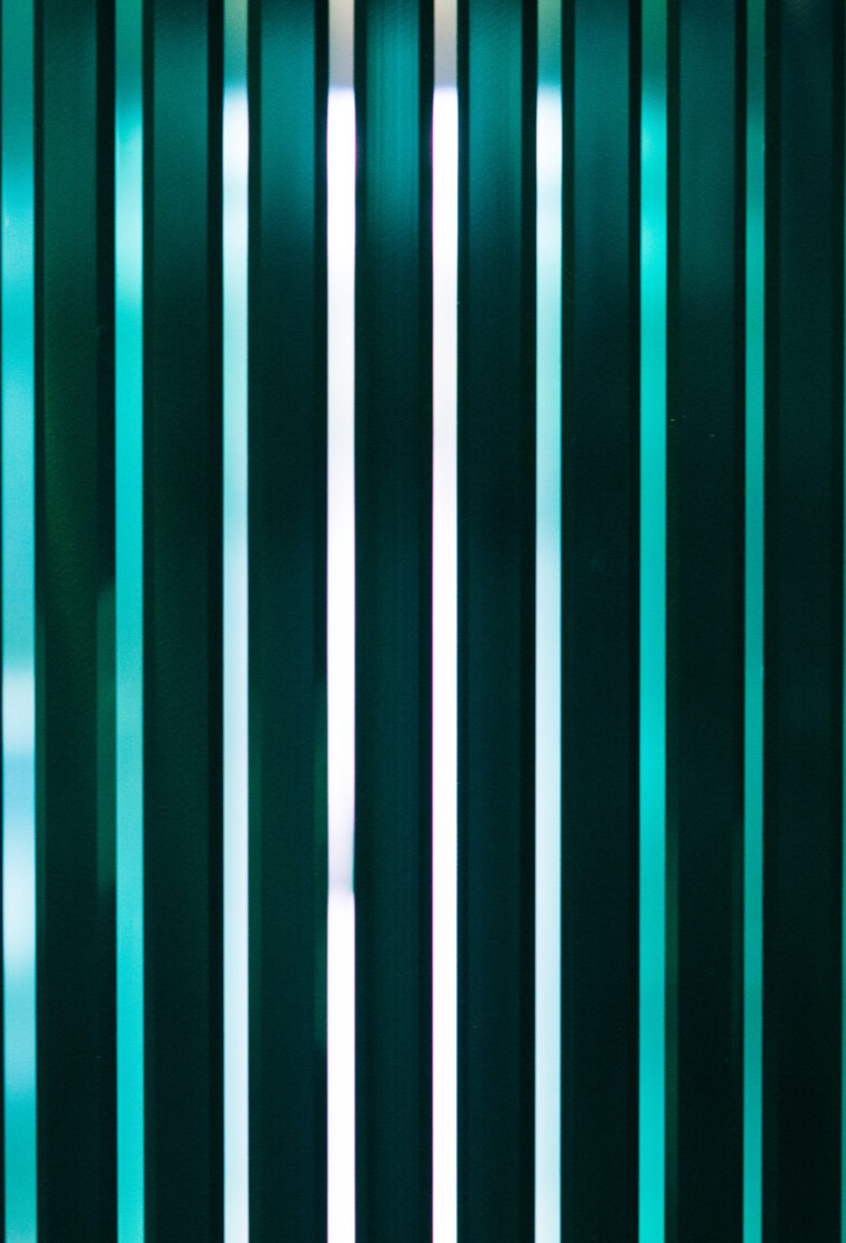 изготовление стеклянных навесов