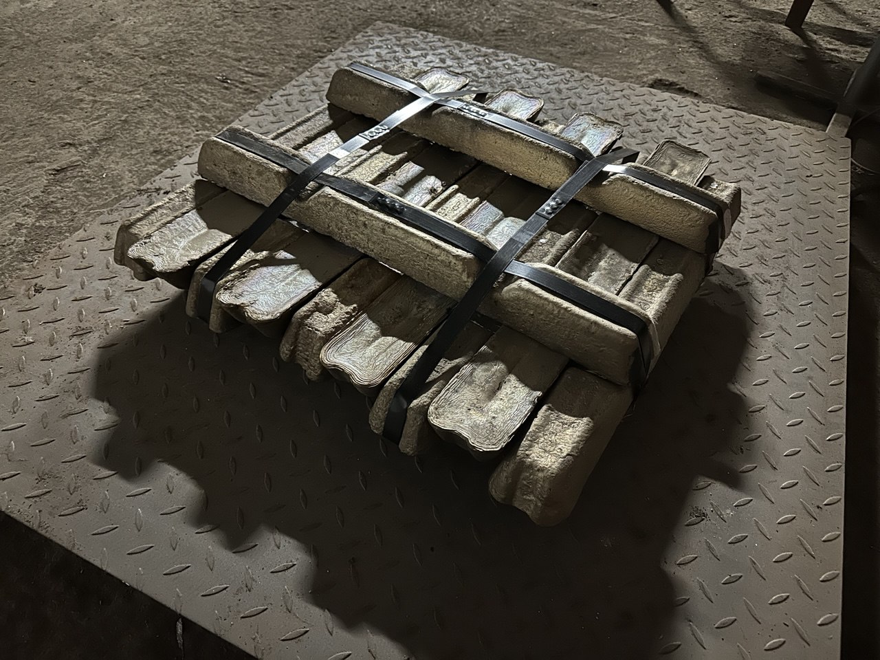 Бронза БрА10Ж3 в чушках ГОСТ 493-79 отгрузка 150 кг