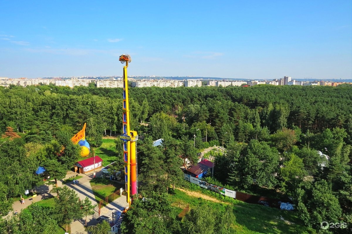 Сходить с ребенком нижний новгород. Нижний Новгород парк аттракционов Сормовский парк. Парк в Сормовский парк в Нижнем Новгороде. Парк Сормово Нижний Новгород аттракционы. Аттракционы в Сормовском парке Нижний Новгород.