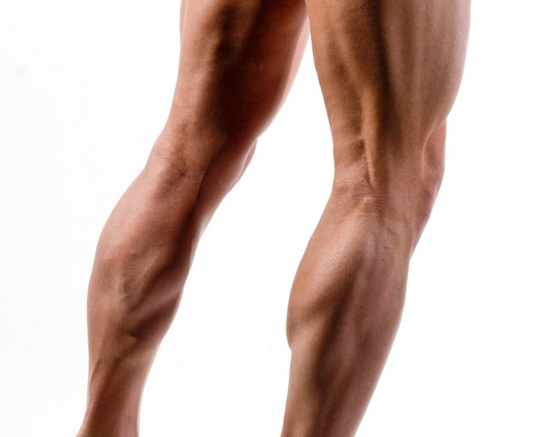 Почему у мужчин волосы на ногах. Мужские ноги. Гладкие мужские ноги. Стройные мужские ноги. Голень мужская.