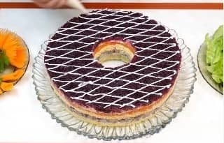 Приготовление салата «Селёдка под шубой»: шаг 11