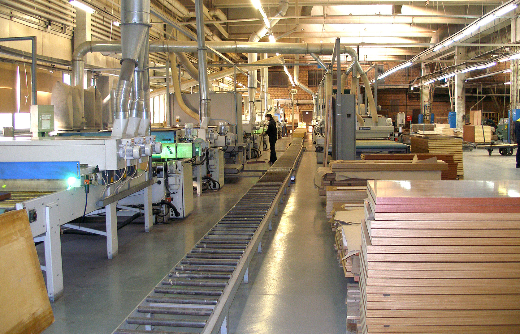 Завод по производству дверей