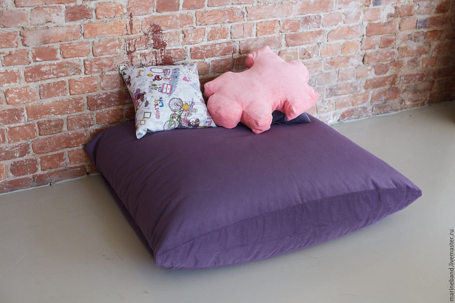 Декор кровати подушками фото