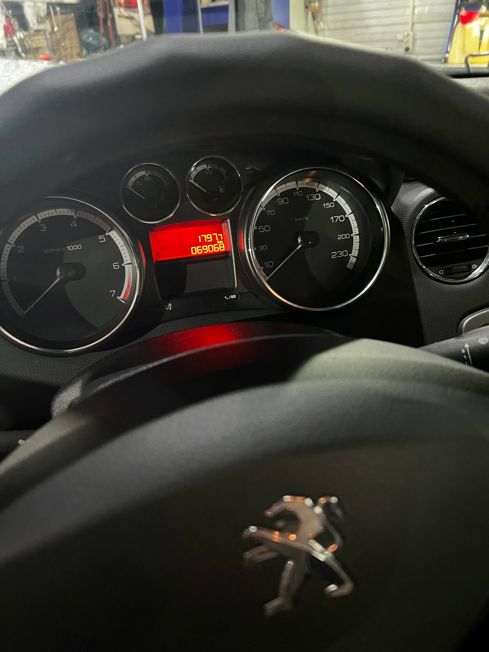 Пробег Peugeot 408