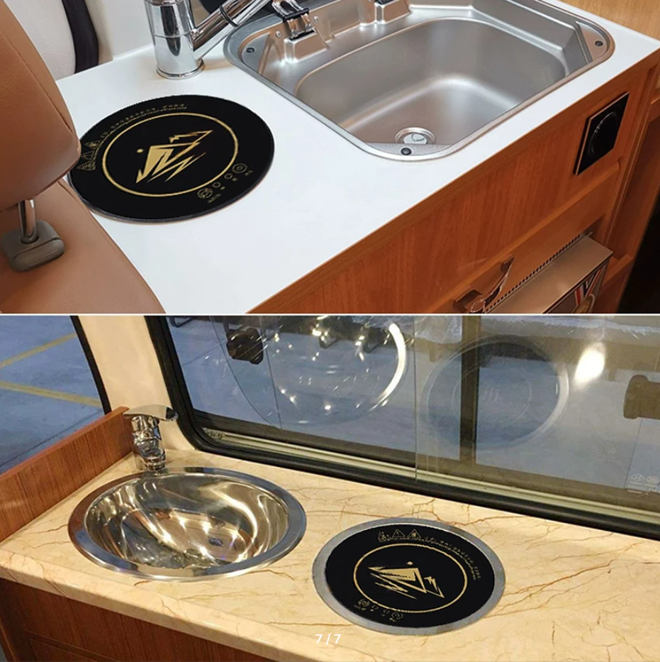 индукционная плита, очень удобна для автопутешествий