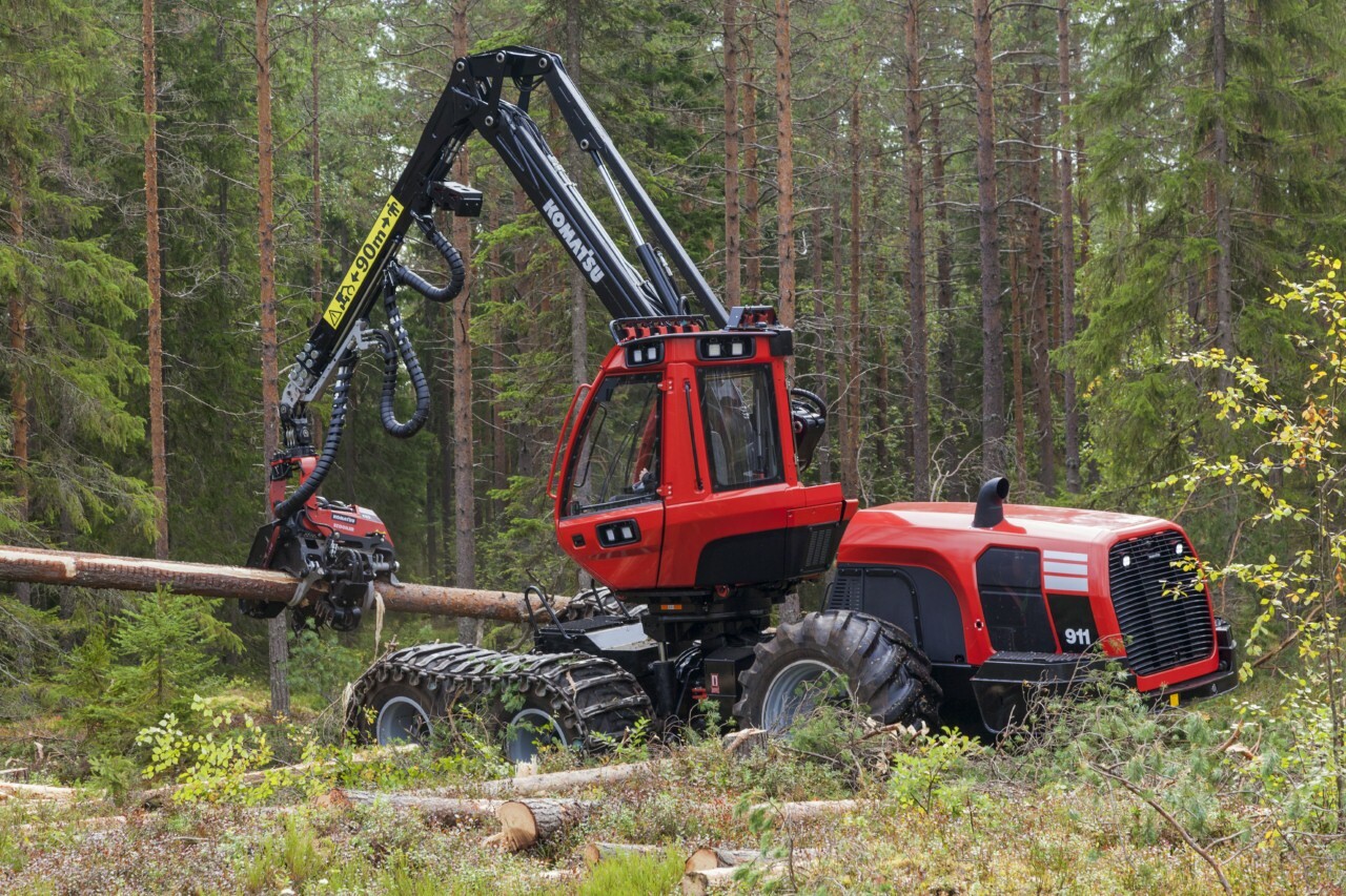 Харвестер. Komatsu 911. Харвестер Komatsu 911. Komatsu 931 6wd. 911.6 Харвестер.