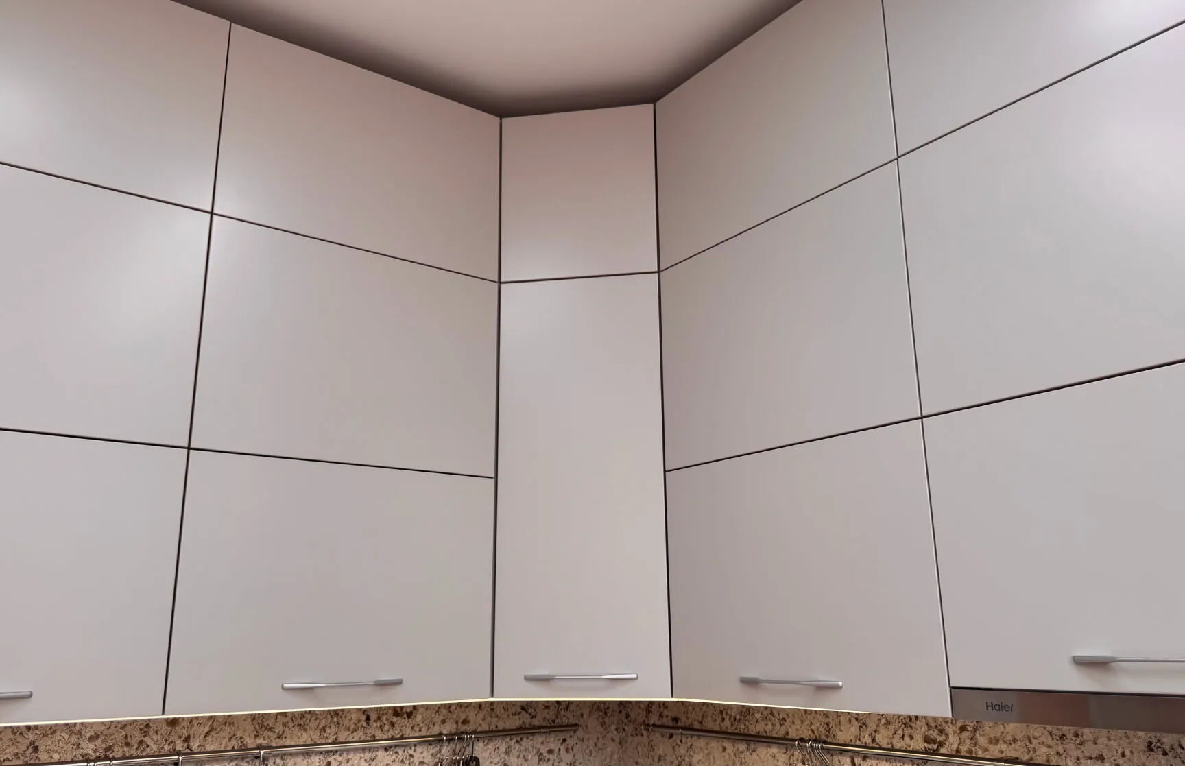 Современная кухня в цвете Серый Кашемир фото 4