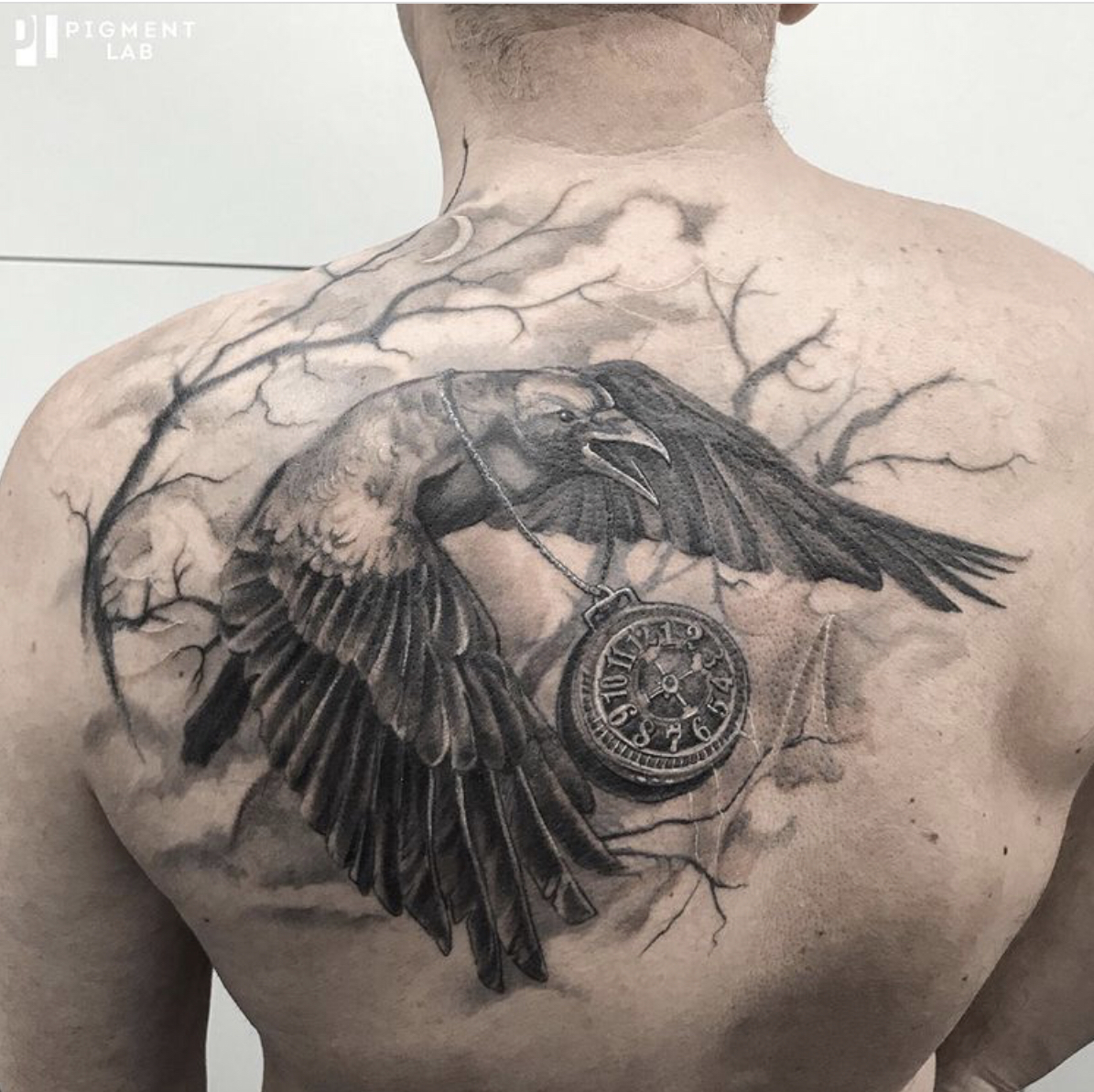 Тату на спине — фото и эскизов татуировок года