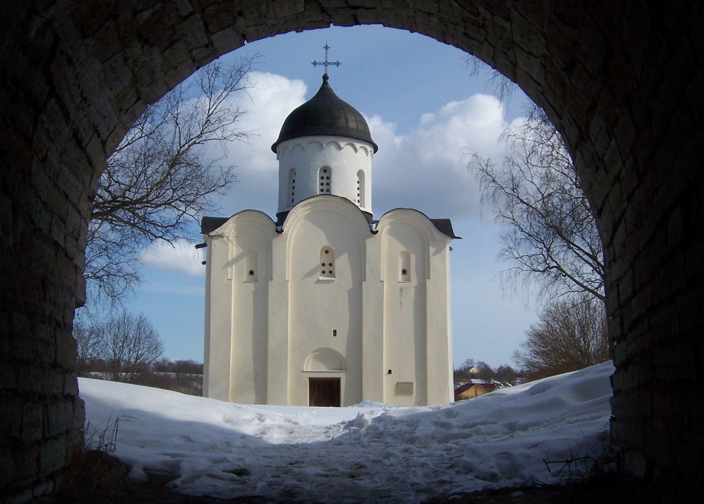 Георгиевский храм в старой ладоге фото