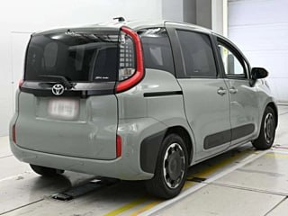 Toyota Sienta — фото 2