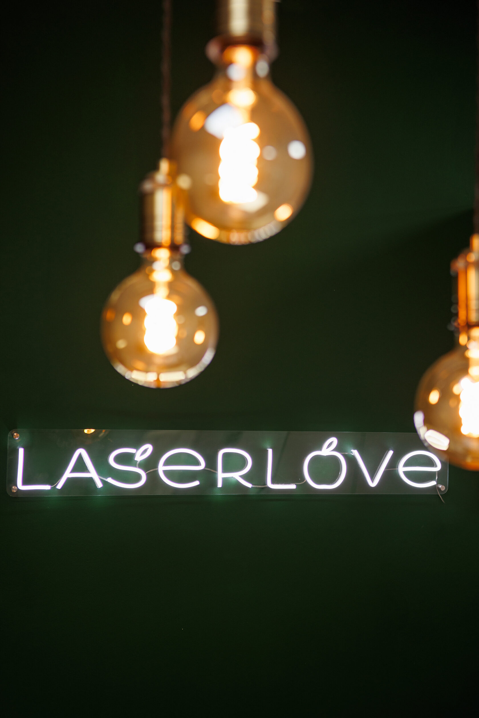 Клиника лазерной эпиляции и косметологии Laser Love в Москве: записаться на  эпиляцию по недорогой цене