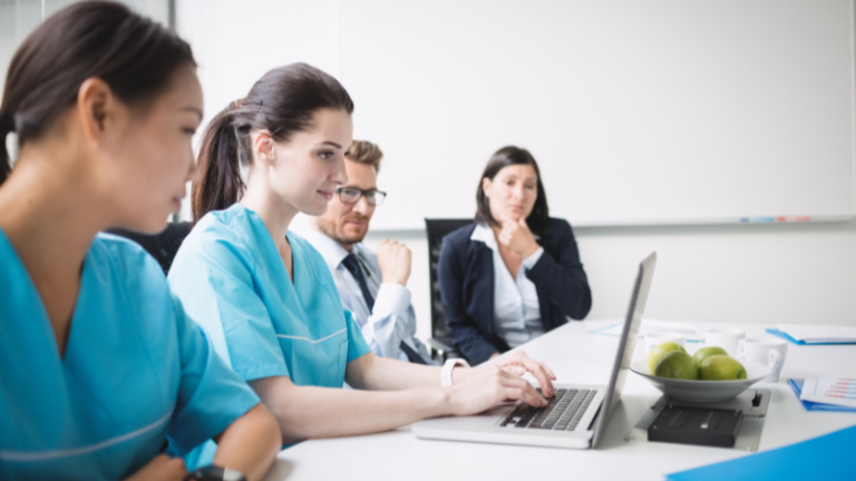 Universidad El Bosque lanza el primer Doctorado en Cuidados Paliativos de Latinoamérica
