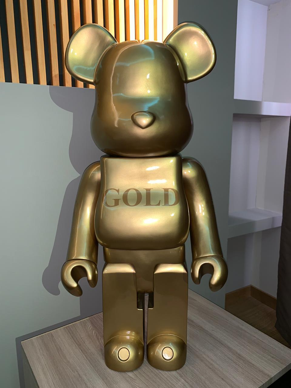 Обои bearbrick на стену