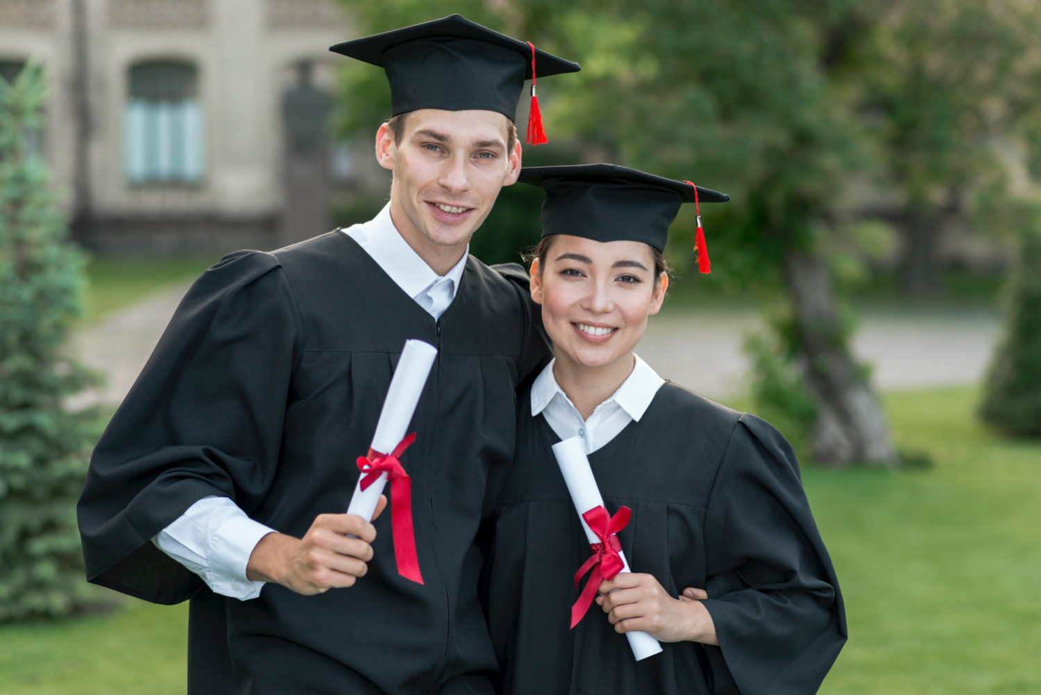 Die studenten. Бостонский университет стипендия. Сехси 2022 студенты. Мои дипломницы.