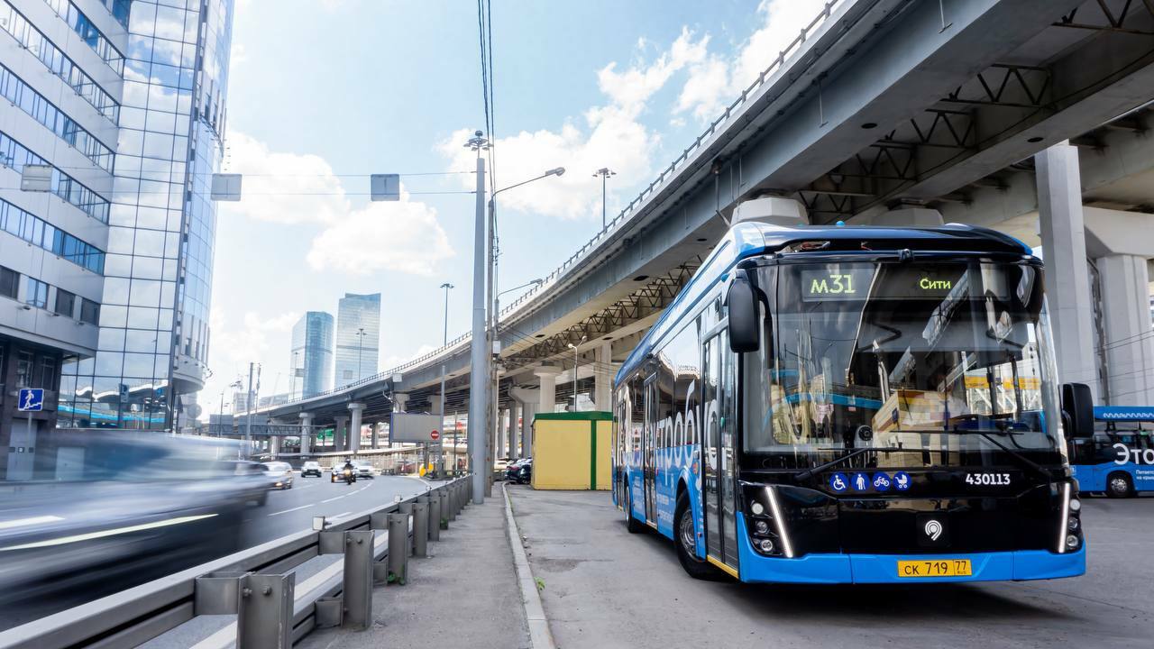 Электробус в москве. Электробус Москва. Карта электробусов Москвы. Электробус в Москве красный. Московский транспорт.