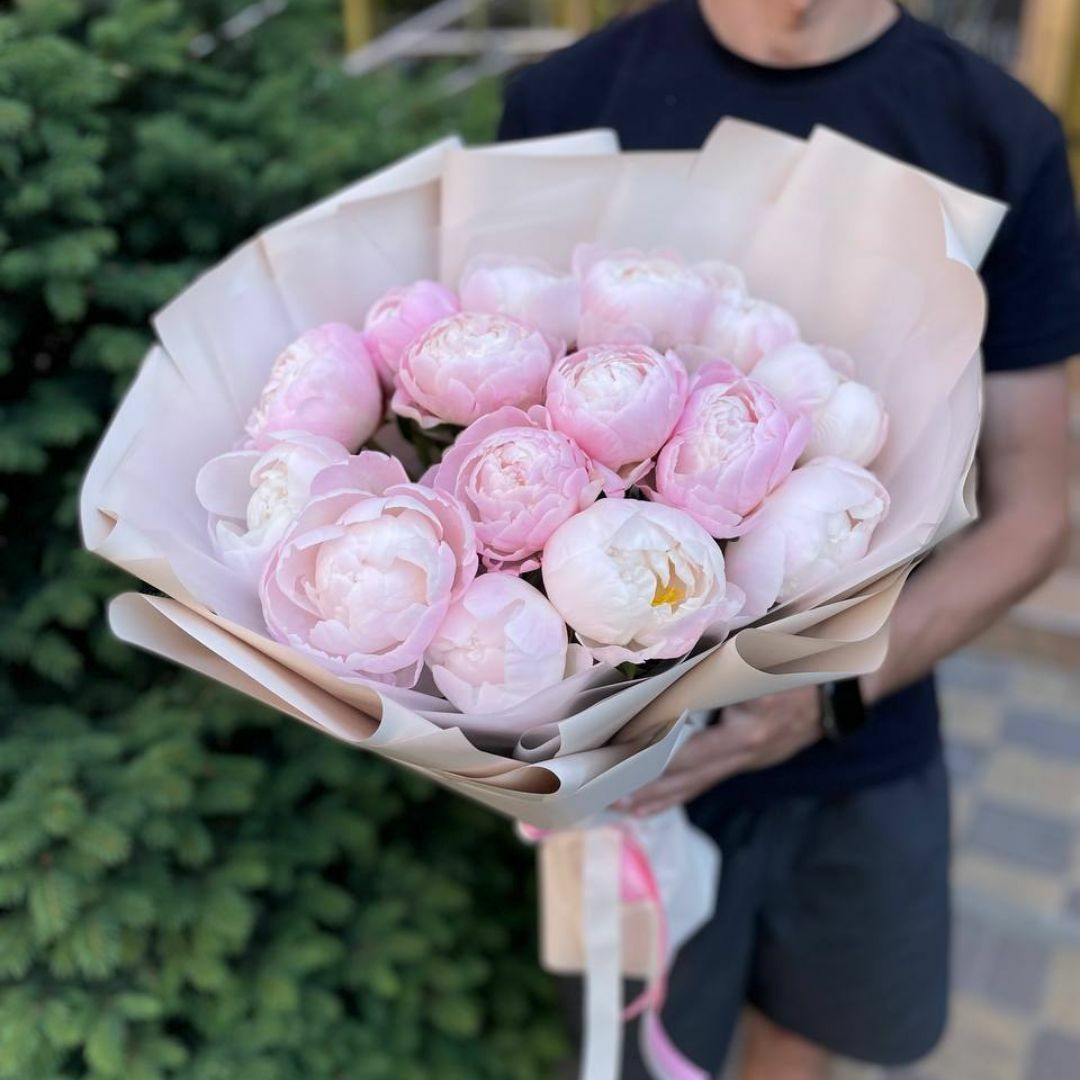 Красивые букеты цветов купить с доставкой по Краснодару