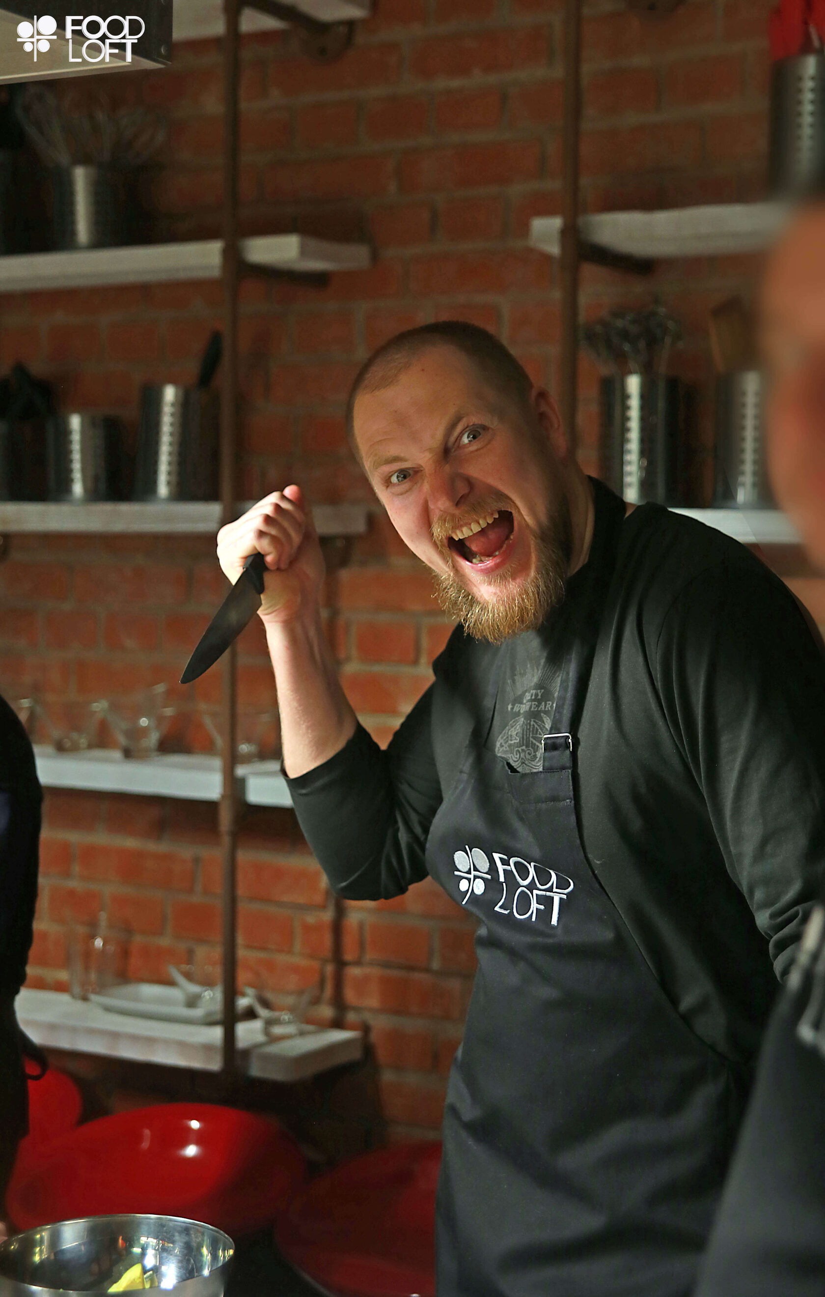атмосфера мужского кулинарного вечера в студии FoodLoft