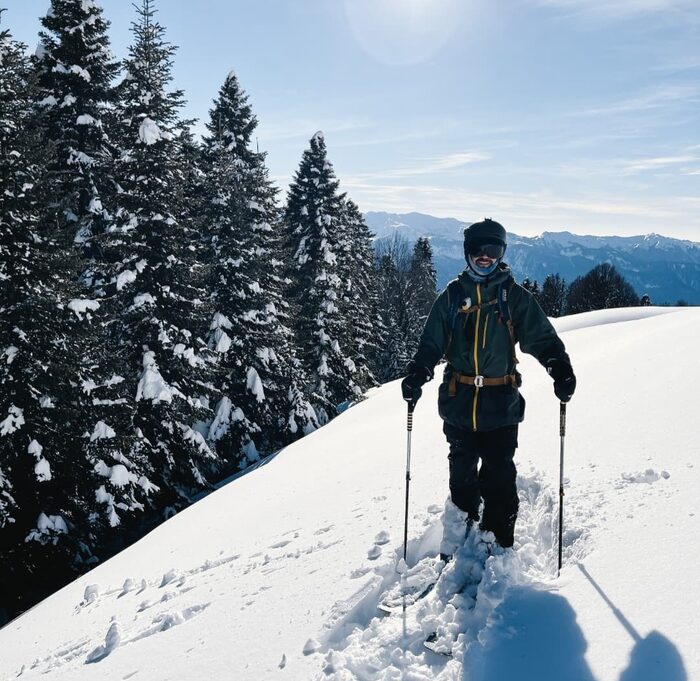 Фрирайд юмор. Рация для горнолыжников. Фрирайд трассы роза хутор. Фрирайд красная поляна. Красная поляна бар для лыжников.
