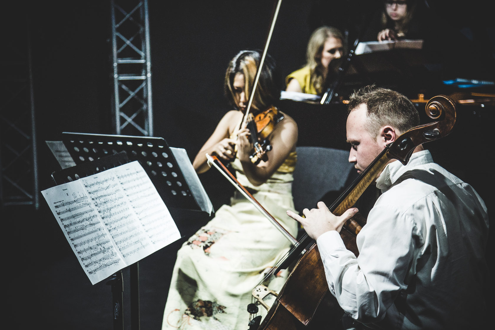 Концерты классической музыки в москве. Конкурс чайковского 2022. Спиваков скрипач. Московская филармония большой зал. Концерт классической музыки в москве январь.