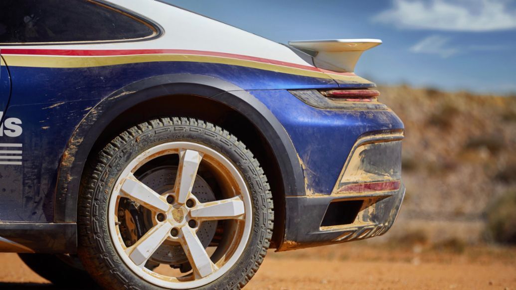 Porsche 911 Dakar — За пределами асфальта