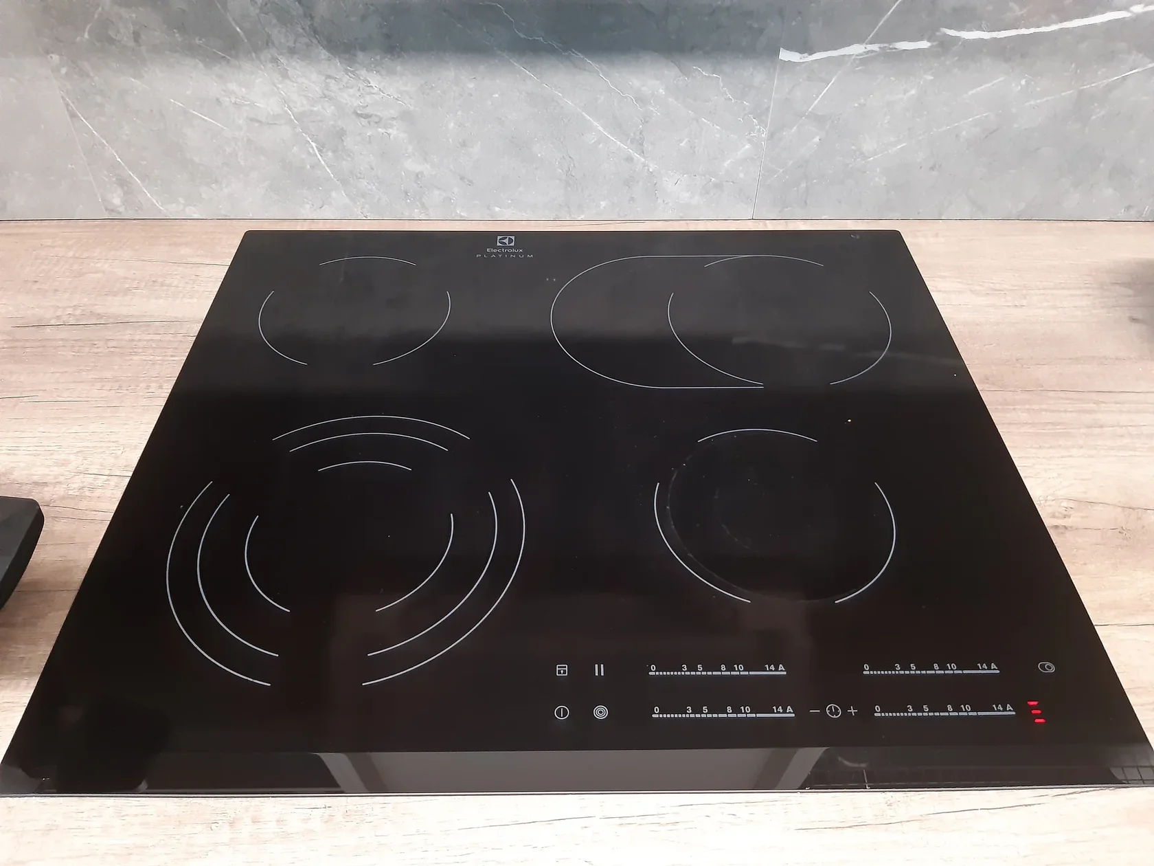 Отчет Electrolux EHF96547FK