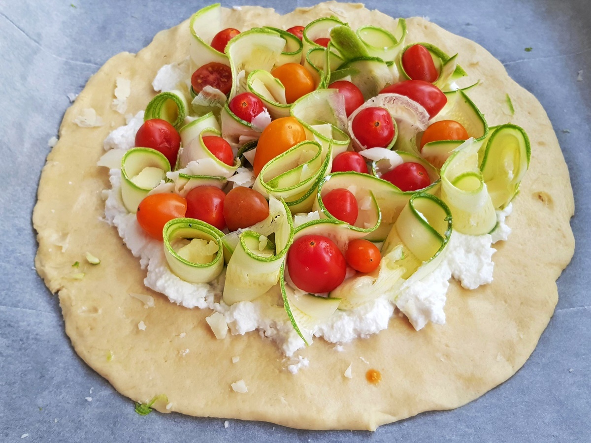 Галета с сырами и кабачками