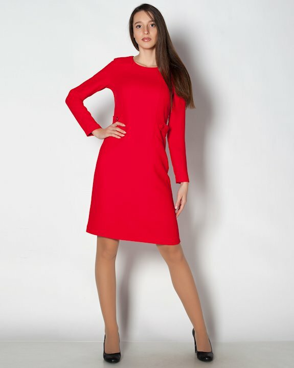 Дамска рокля в актуален за есента червен цвят