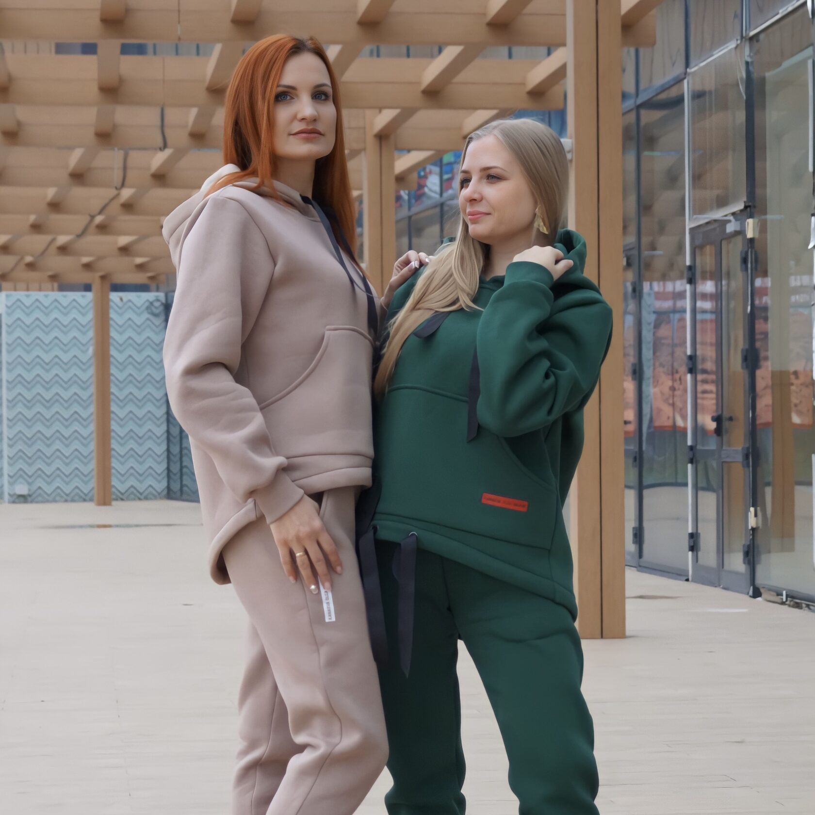 женские трикотажные костюмы с удлиненной спинкой