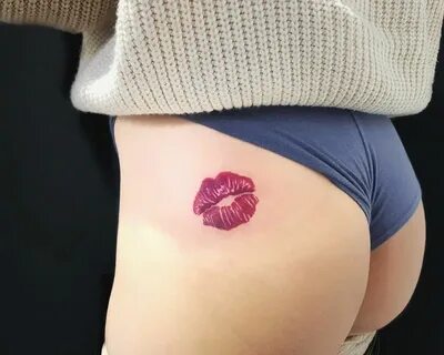Татуировки на женских ягодицах